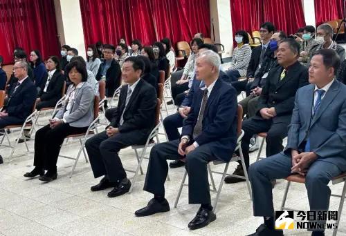 ▲關務署高雄關舉行新卸任關務長交接儀式,該關人員與會。(圖/記者黃守作攝,2025.01.17) ▲關務署高雄關舉行新卸任關務長交接儀式,該關人員與會。(圖/記者黃守作攝,2025.01.17)