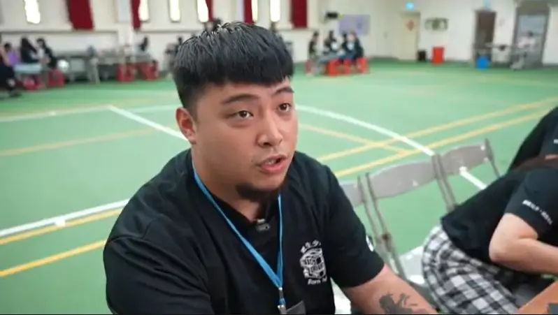 ▲Podcast節目《少年行‧不刑》主持人溫祥富以更生少年角度分享轉變過程，希望為誤入歧途的少年灌注正能量。（圖／記者王郁勳攝。）