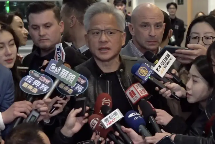 ▲打算再去逛夜市嗎？黃仁勳妙回記者：「我們不能同時去！」（圖／記者嚴俊強攝影）