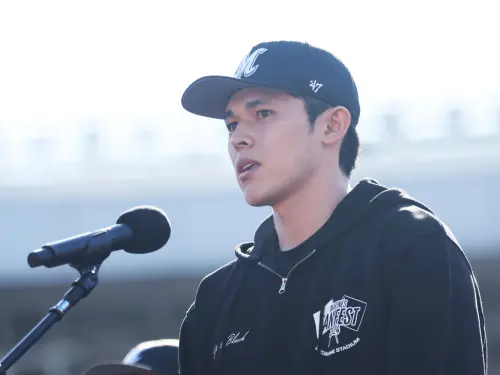 佐佐木朗希在今天(18日)於個人社群平台宣布,將以小聯盟約加盟洛杉磯道奇。未來將在道奇與大谷翔平和山本由伸共組「日籍先發三本柱」。(圖/美聯社/達志影像) ▲佐佐木朗希在今天(18日)於個人社群平台宣布,將以小聯盟約加盟洛杉磯道奇。未來將在道奇與大谷翔平和山本由伸共組「日籍先發三本柱」。(圖/美聯社/達志影像)