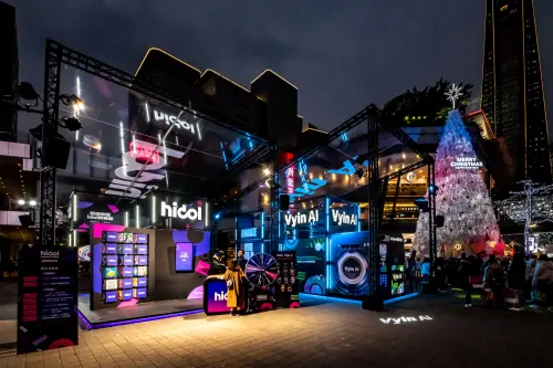 ▲hidol結合VyinAI於信義香堤廣場策展AI潮流探索站。（圖／橘子集團提供）