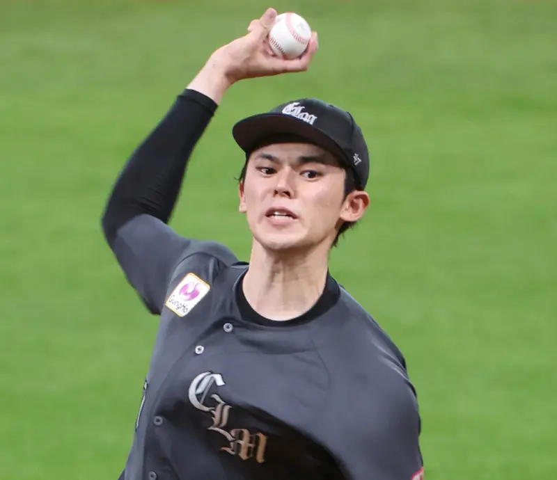 ▲佐佐木朗希在2022年日職曾投出19K完全比賽，日媒評假其指叉球，讓對手摸都摸不到。（圖／美聯社／達志影像）