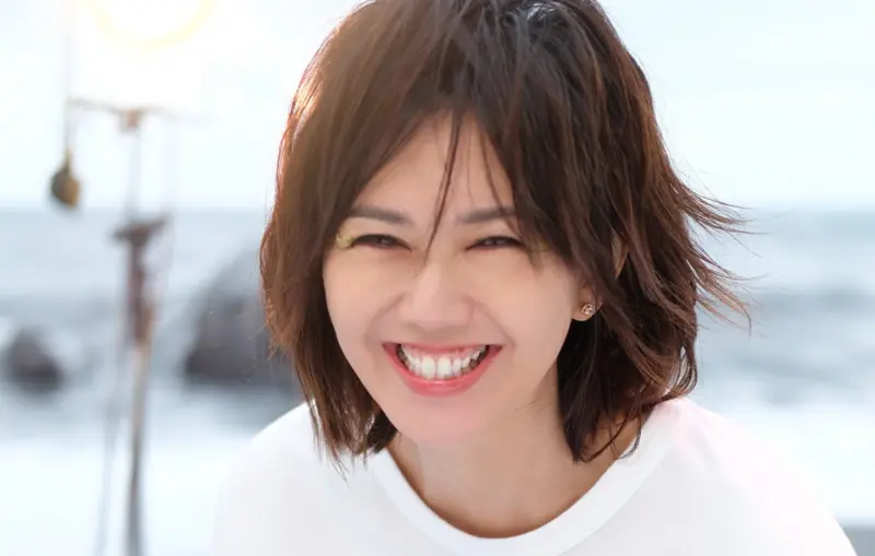 ▲孫燕姿正式回歸樂壇，不只4月啟動全新巡演，她在農曆年前再曝好消息，全新單曲〈日落〉已經上線了。（圖／Make Music提供）