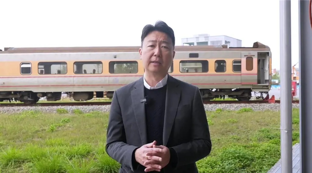 ▲交通部長陳世凱今（18）日說明媒宣費預算用途及其重要性，呼籲各界支持。（圖／交通部提供）