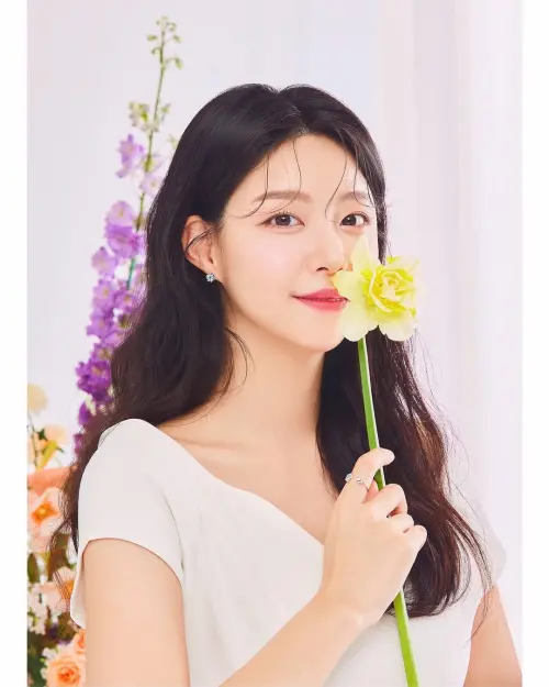 ▲鄭裕陳公開的資料較少，很會游泳、搭訕男性。（圖／鄭裕陳IG）