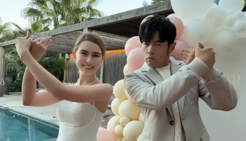 ▲周杰倫（右）愛妻昆凌（左）的90歲爺爺Quinlivan Laurence James，今年在世壯運報名了5項目，去年他才在百米賽跑中奪金，十分熱愛運動。（圖／周杰倫IG）