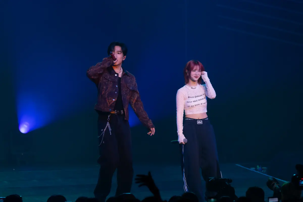 ▲婁峻碩（左）剛和焦凡凡新婚，突合體練出水蛇腰的幻藍小熊，也獻出和女團的第一次合作。（圖／讀者提供）