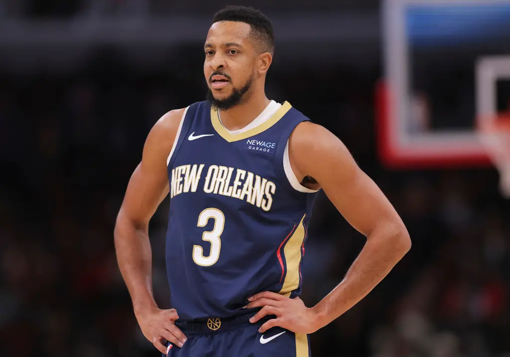 ▲據《ESPN》名記Shams Charania報導，紐奧良鵜鶘與華盛頓巫師隊達成一筆6人交易，鵜鶘老將CJ McCollum、中鋒Kelly Olynyk以及一枚未來的次輪選秀權將送往巫師隊，交換後衛Jordan Poole、側翼Saddiq Bey以及本周四選秀會第2輪第40順位籤。（圖／美聯社／達志影像）