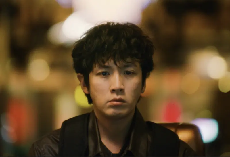 ▲柯震東為了在澳門拍攝的新片《我未許願先吹蠟燭》胖了10公斤，臉整個變圓，腰圍也增了4吋，目前片子已殺青，擔心沒辦法很快瘦回標準體態。（圖／力揚電影提供）