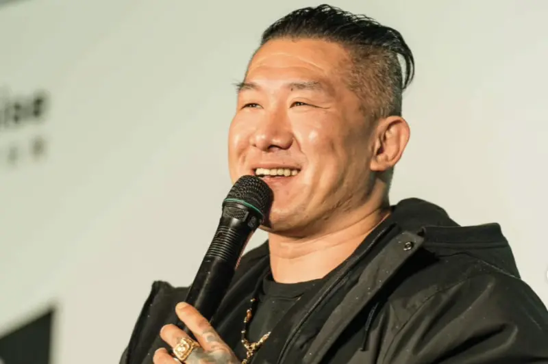 ▲館長9日下午將他前往上海的行程公佈，預計今（10）日下午前往，15日返台。（圖／翻攝自IG）