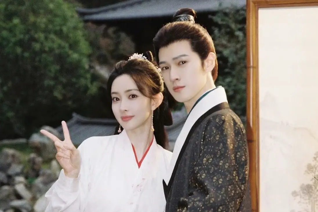 ▲孟子義（左）、李昀銳（右）被童星李敏浩爆料兩人假戲真做，但過沒多久他的母親發出聲明表示是誤會一場，但許多網友卻認為她是遭到「封口」。（圖／取自《九重紫》官方微博）