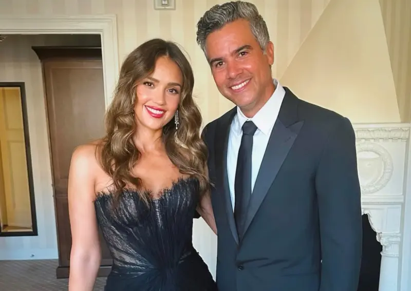 ▲ 潔西卡艾芭（左）已發表聲明，表示和凱許華倫的婚姻將畫下句點，歐美媒體預期彼此若無婚前協議，恐怕會為爭產大戰，而身價比凱許高一倍的潔西卡可能要付贍養費。（圖／摘自IG )