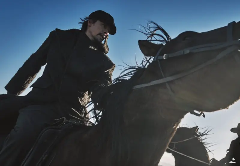 ▲韓國男神玄彬在新片《哈爾濱》飾演民族英雄，演技和造型都有突破。今年春節檔，曾和他傳過緋聞的宋慧喬也有新片，形成「舊愛大對決」。（圖／摘自IMDb）