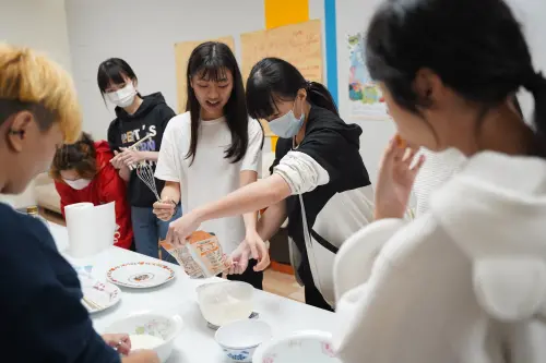 擺攤學生意不只為賺錢　他們這樣做讓弱勢兒少更自信
