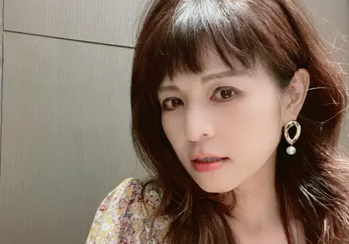 ▲林葉亭的父親在春節前去世，她雖然萬分不捨，但兒子邱以太表示家裡一切都很好，外界不用太擔心，此時應該要多陪陪她。（圖／摘自林葉亭粉絲團）