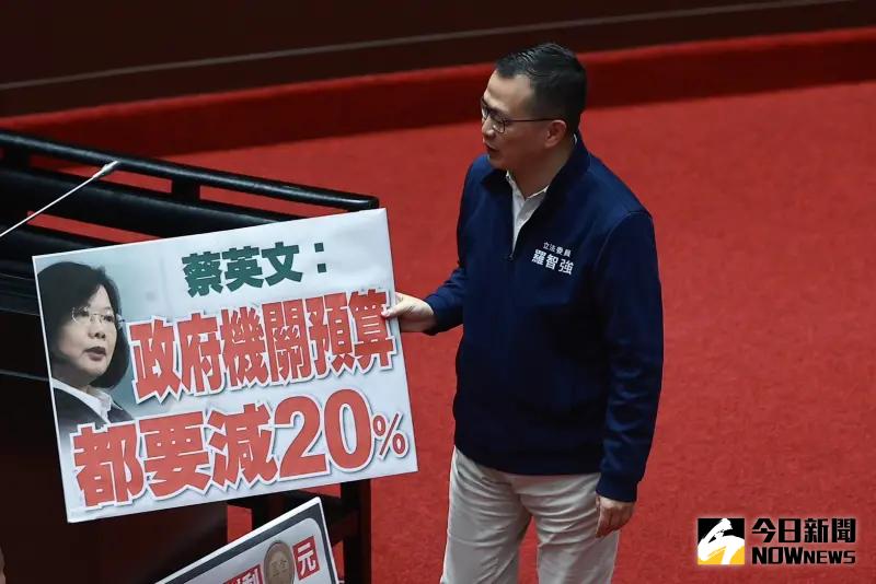 ▲藍白不滿政務委員陳時中輔選時喊「大罷免」，聯手砍政院預算1270萬。（圖／記者葉政勳攝，2025.01.20）