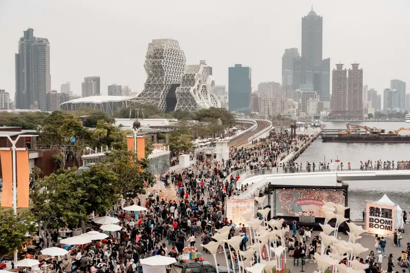 ▲近年來「駁二藝術特區」開始強勢崛起，一年從頭到尾不斷舉辦各種活動，每到周末都出現大批遊客人潮。（圖／翻攝駁二藝術特區臉書）