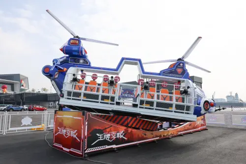 「2025 Kaohsiung Wonderland 高雄冬日遊樂園」內的機械設施受到小朋友歡迎。(圖/高雄市觀光局提供) ▲「2025 Kaohsiung Wonderland 高雄冬日遊樂園」內的機械設施受到小朋友歡迎。(圖/高雄市觀光局提供)