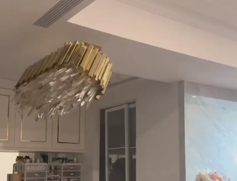 ▲嘉義縣大埔今日凌晨0時17分發生規模6.4強震，網紅孫佳琪曬出自家高樓層遇到強震當下的畫面，嚇壞直呼：「地震每次都是海盜船。」（圖／翻攝自Threads＠little_ouu）