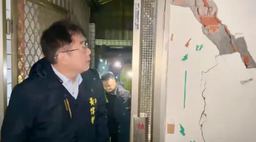 ▲ 黃偉哲至楠西救災現場進行勘災。(圖/翻攝畫面) ▲ 黃偉哲至楠西救災現場進行勘災。(圖/翻攝畫面)