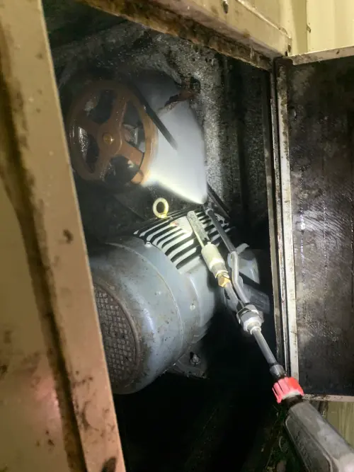 ▲台南醫院上午10時38分發生火警，一樓病房煙霧瀰漫，起火原因初步判定，疑似地下室空調馬達冒煙，所幸沒人傷亡。（圖／台南市消防局提供）