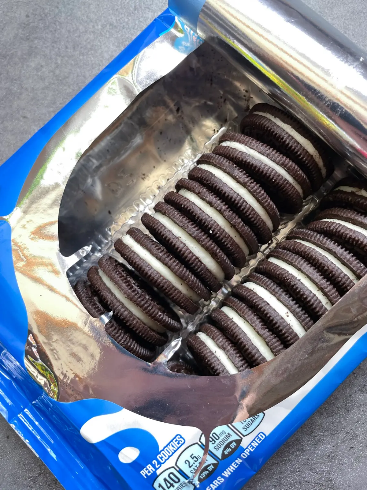 ▲美國食品巨頭近來合作開發一套專屬AI工具，將所有生產的Oreo餅乾的味道、口感、外觀、氣味等數據用來訓練學習並協助開發新口味。（圖／翻攝自X平台@Oreo）