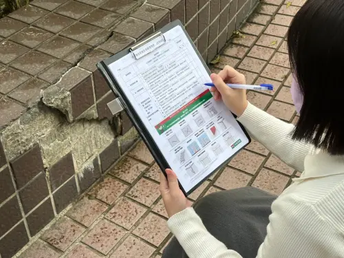 ▲信義房屋提供建物安全檢查表，提醒民眾首要觀察建物是否出現異常傾斜、沉陷現象，同時需檢查門窗是否產生擠壓變形。（圖／信義房屋提供）