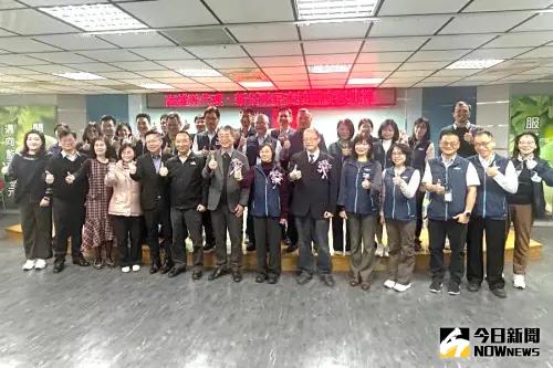 ▲高雄區監理所舉行新卸任所長交接儀式，與會人員期將高雄區監理所打造成一個性別平等、友善的工作環境。(圖／記者黃守作攝，2025.01.21) 