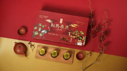 ▲精美的產品包裝設計，搭配高品質的「鴕鳥龜鹿原膠」，為消費者帶來全方位的健康守護，承載著對家人的孝心與愛。（圖／白鶴生醫提供）