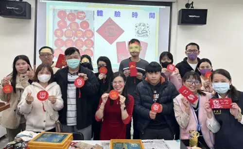 ▲課程參與者共同合照留念。（圖／移民署提供）