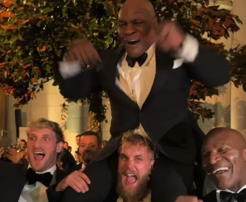 ▲泰森跟保羅變成麻吉的現況，卻讓世紀之戰的全球觀眾瞬間驚覺，去年拳賽很可能完全是劇本。（圖／IG@evanderholyfield）