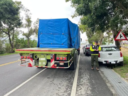 ▲臺東縣日間執行跨域攔檢作業現場查核。（圖／環境部）