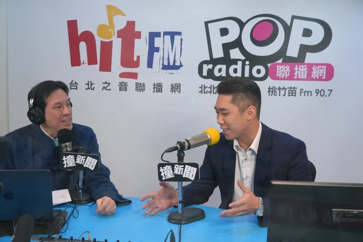 ▲民眾黨中央委員當選人、新北市議員陳世軒（右）強調，黨魁選舉還是應該拉回政見主軸。（圖／POP Radio《POP撞新聞》提供，2025.01.22）