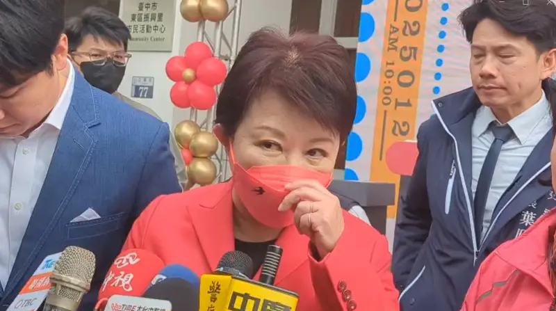 ▲盧秀燕確診A型流感後首度現身，受訪時還不時咳嗽。（圖／台中市政府提供，2025.01.22）