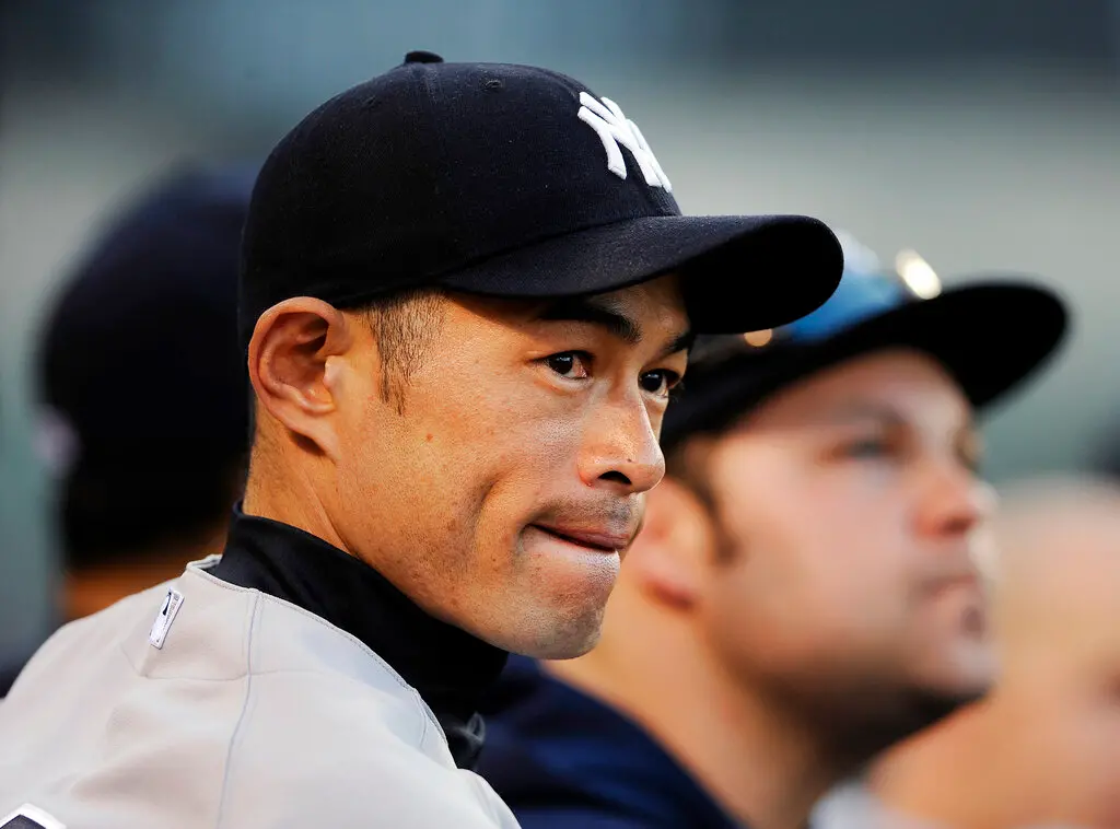 ▲日本傳奇球星鈴木一朗在球場中有一些習慣和堅持，比如被投手摸過的球棒就絕對不再使用，將它扔進垃圾桶，看起來或許有些迷信，但卻是他對於棒球比賽敬畏的一種展現。（圖／美聯社／達志影像）