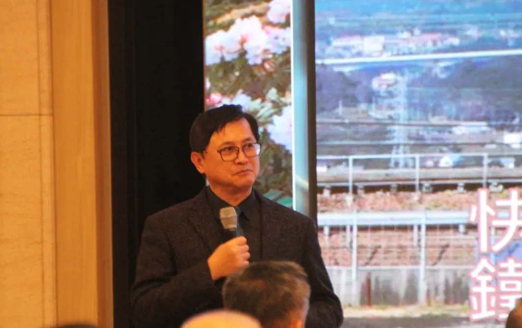 ▲童子賢受訪表示，自己尚未深入研究，但也提到民進黨、國民黨及民眾黨三黨爭論過於激烈，呼籲回歸理性，更認為用「統刪」不是一種好方法。（圖／記者鍾泓良攝影）