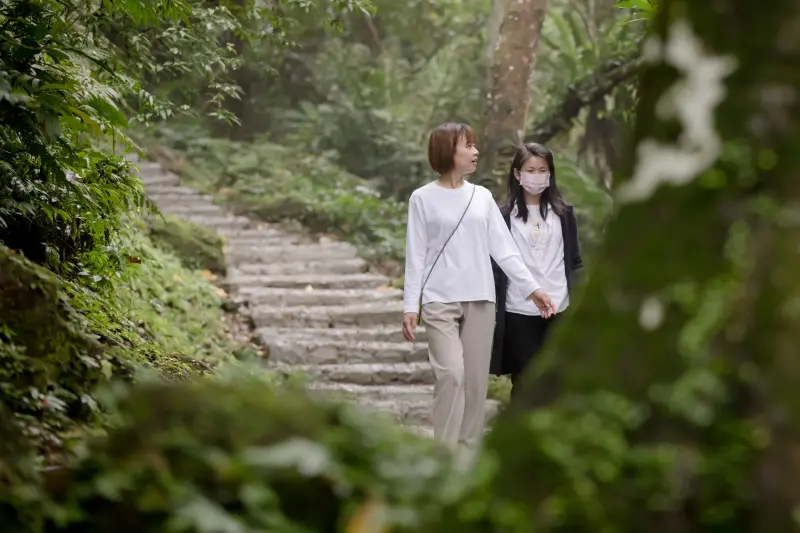 ▲江怡臻推薦三鶯地區的登山步道，可享受遠離塵囂的自然風貌，健身減脂的同時，又能步步高升、登高望遠，新年「蛇麼都順」！（圖／江怡臻提供）