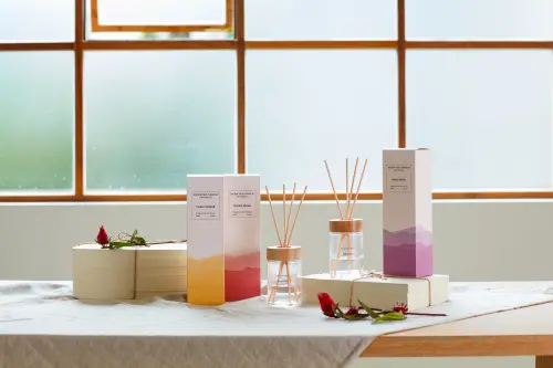 HOLA獨家代理澳洲香氛品牌「Scented Space經典擴香系列」。(圖/HOLA提供) ▲HOLA獨家代理澳洲香氛品牌「Scented Space經典擴香系列」。(圖/HOLA提供)