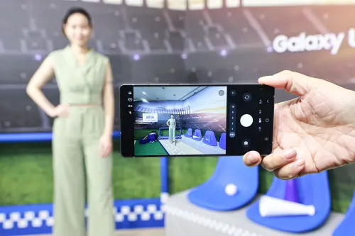 三星Galaxy S25 系列。(圖/記者葉政勳攝) ▲三星Galaxy S25 系列。(圖/記者葉政勳攝)