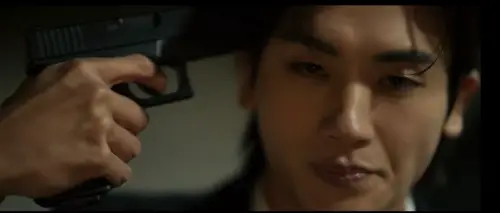 ▲朴炯植形象大突破!《寶物島》中飾演野心角色,手握黑金孤注一擲,展現暗黑魅力!(圖/翻攝自SBS Youtube) ▲朴炯植形象大突破!《寶物島》中飾演野心角色,手握黑金孤注一擲,展現暗黑魅力!(圖/翻攝自SBS Youtube)