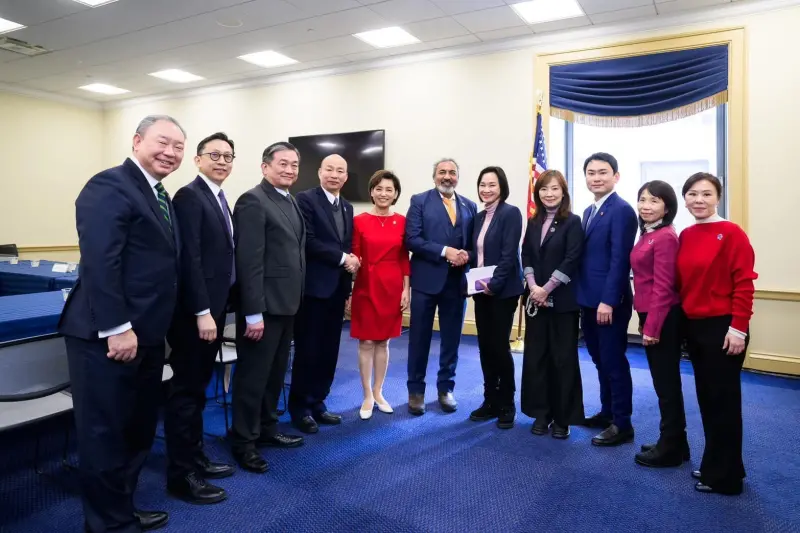 ▲韓國瑜率團訪美，感謝外館協助。（圖／翻攝韓國瑜臉書）