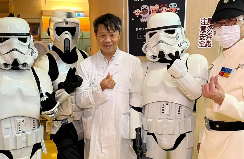 ▲ 台大婦產科名醫施景中臉書在昨（7）日發文影射某位遭罷免立委對醫師耍官威。（圖／翻攝施景中臉書）