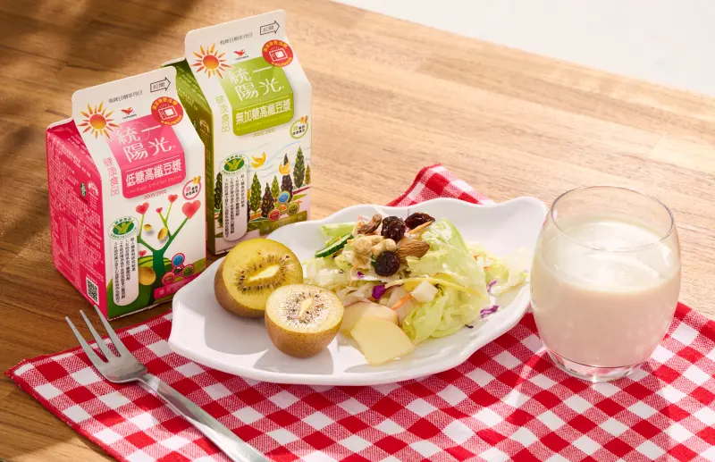 ▲過年吃慣大魚大肉，不少民眾都想透過飲食改變，回歸有型狀態。（圖／NOWnews攝）