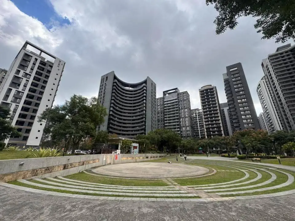 ▲新莊副都心重劃區的商辦產品，相較於雙北其他地區，具有價格、交通等優勢。（圖／信義房屋提供）