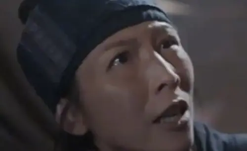 ▲蔡少芬在《射鵰英雄傳：俠之大者》飾演郭靖的媽媽李萍，雖然扮相不美艷，卻已經比原作裡的描述漂亮很多。（圖／摘自微博）