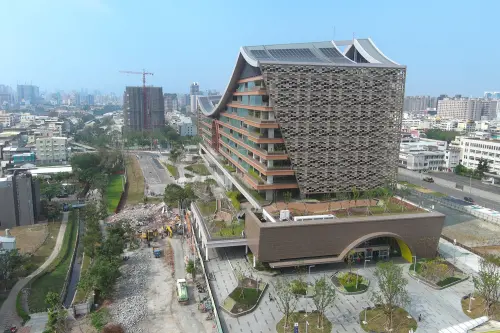 ▲鳳山車站空拍。(圖/高市府地政局提供) ▲鳳山車站空拍。(圖/高市府地政局提供)