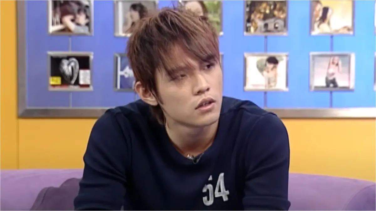 ▲周杰倫（如圖）曾數次上《娛樂百分百》宣傳，還被大小S逼叫姐姐，更曾和小S合唱過寫給舊愛蔡依林的歌曲《布拉格廣場》，隨著這些片段被挖出再度掀起熱議。（圖／翻攝自YT）