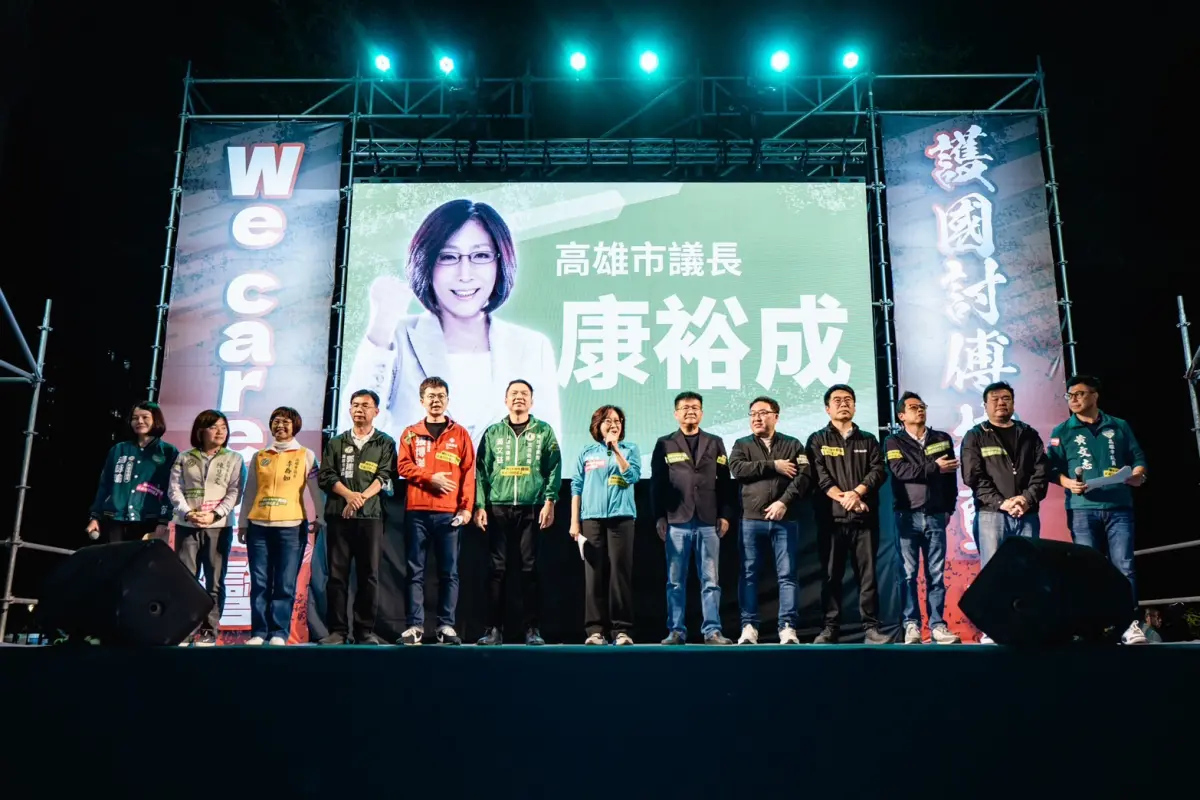 ▲高市議長康裕成率領議會民進黨團宣講皆同黨籍立委們，也希望透過活動凝聚臺灣的向心力與共識，一起為臺灣加油。（圖／翻攝畫面）