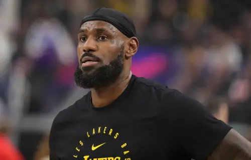 NBA 2025年明星賽即將到來,「詹皇」LeBron James將迎來他職業生涯第21次全明星賽先發,創下歷史紀錄。 ▲NBA 2025年明星賽即將到來,「詹皇」LeBron James將迎來他職業生涯第21次全明星賽先發,創下歷史紀錄。(圖/美聯社/達志影像)