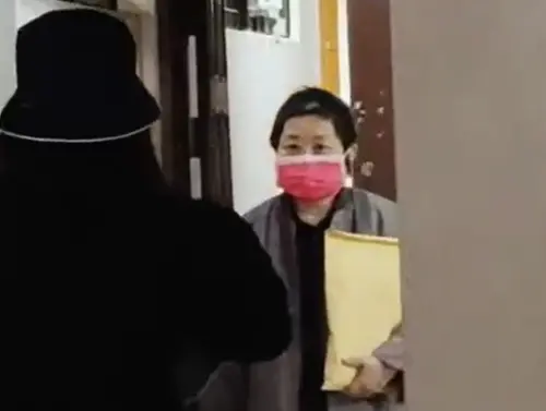 去年台北市發生精舍命案,涉嫌「推屍」的女住持吳慧珠,被檢方攻破心防坦承犯行,23日以60萬元交保。(圖/翻攝畫面) ▲去年台北市發生精舍命案,涉嫌「推屍」的女住持吳慧珠,被檢方攻破心防坦承犯行,23日以60萬元交保。(圖/翻攝畫面)